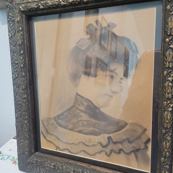 Vintage or Antique Portrait of a women muted pallet in ornate frame & Matted - Picture 11 of 16